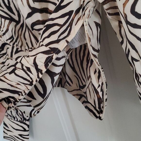 Rachel Zoe Zebra Cropped Ruched Long-Sleeve Blouse Small - Picture 9 of 13